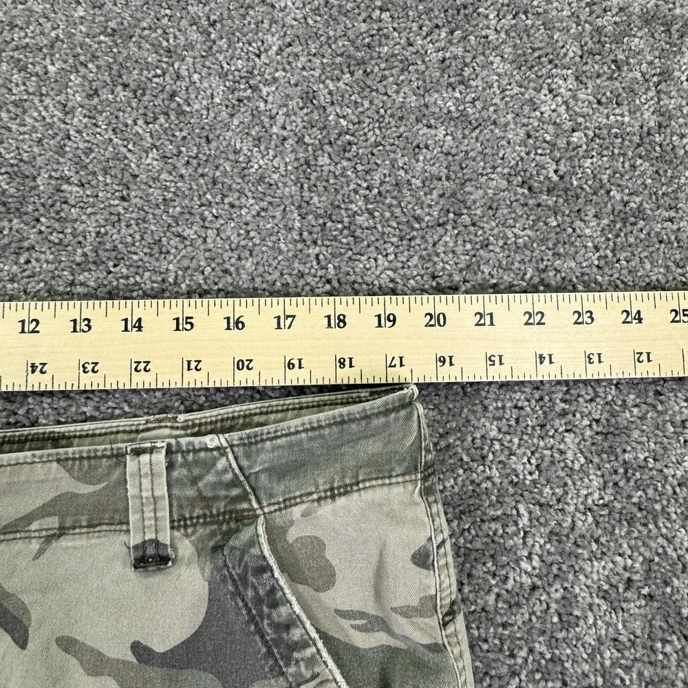 Wrangler Authentics Cargo Shorts Mens 40 Green Camo Distressed Pockets Outdoor
